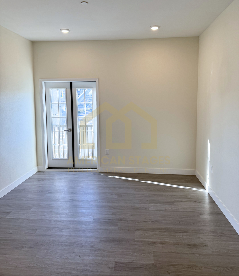 101 North Broadway - Photo 3 of 13