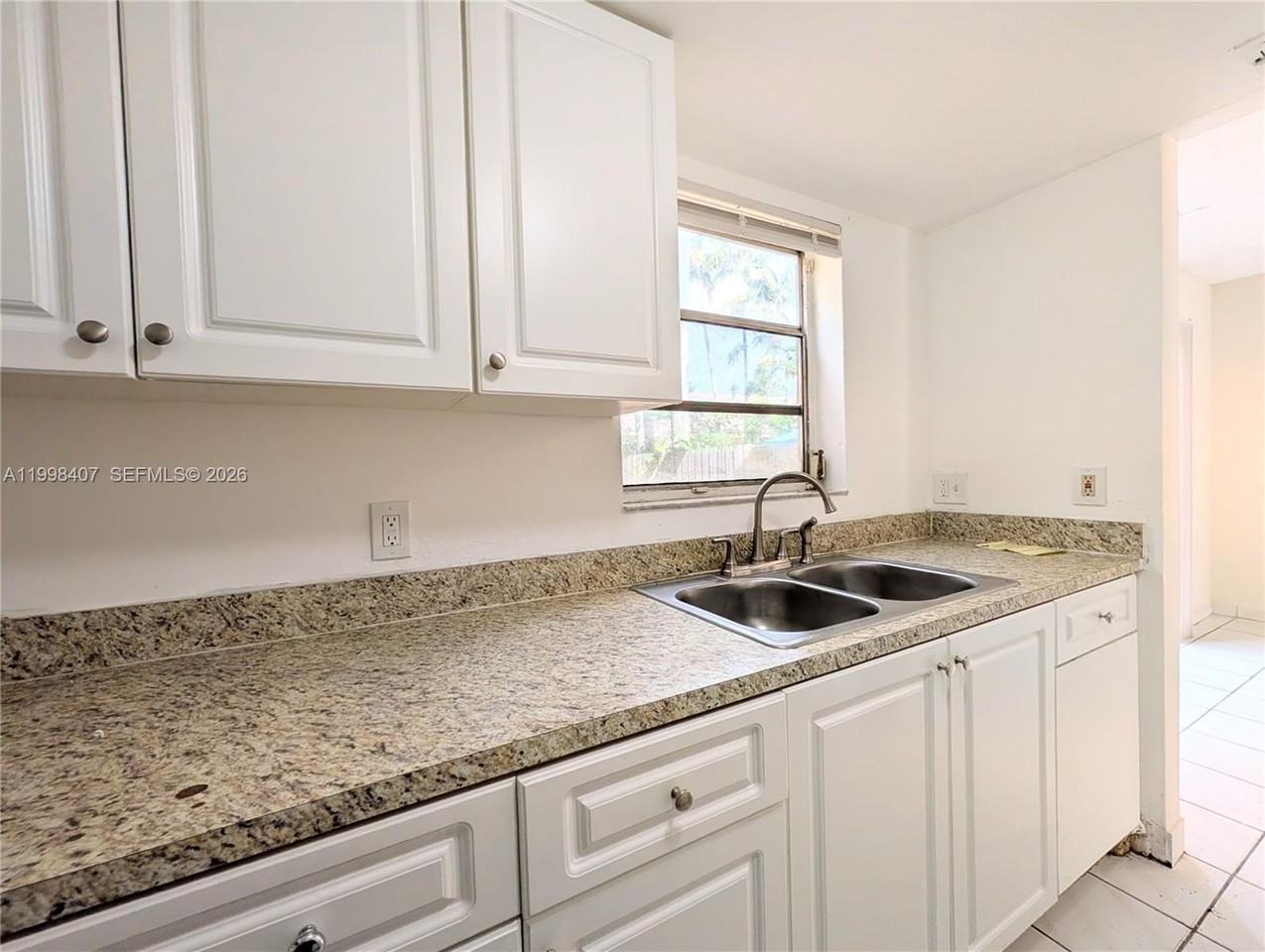 58 Sw 14th Ter - Photo 3 of 33