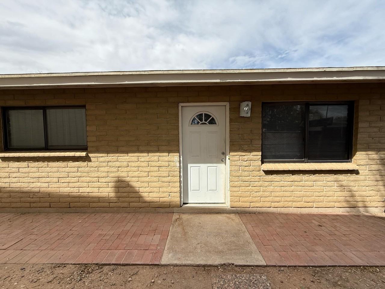 1374 // 3403 N Flanwill Blvd - Photo 2 of 23