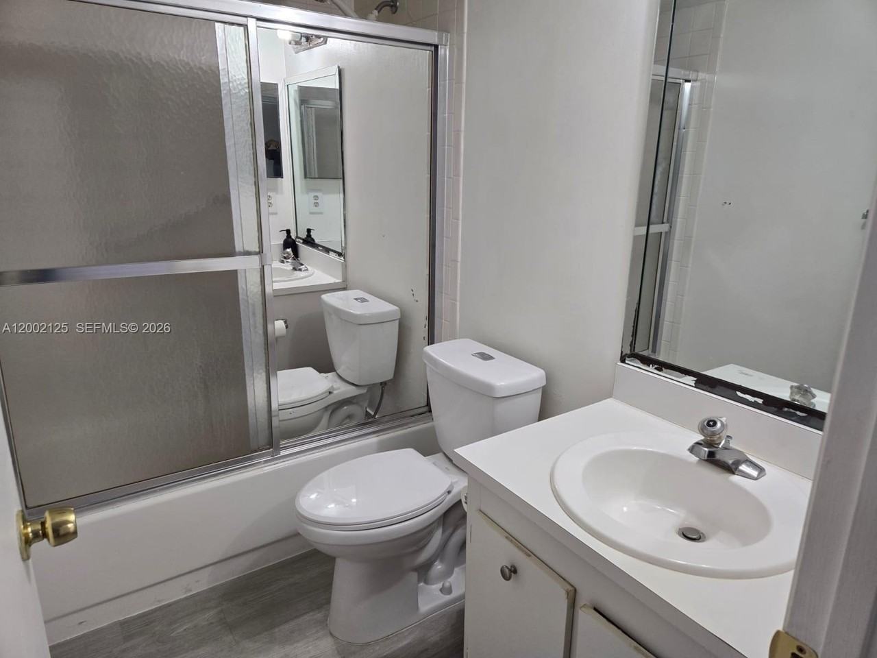 3154 Via Poinciana #308 - Photo 5 of 6