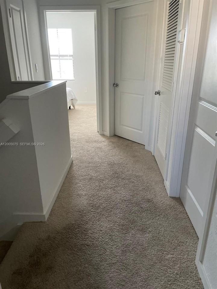 1281 Ne 3rd Ave #1281 - Photo 5 of 14
