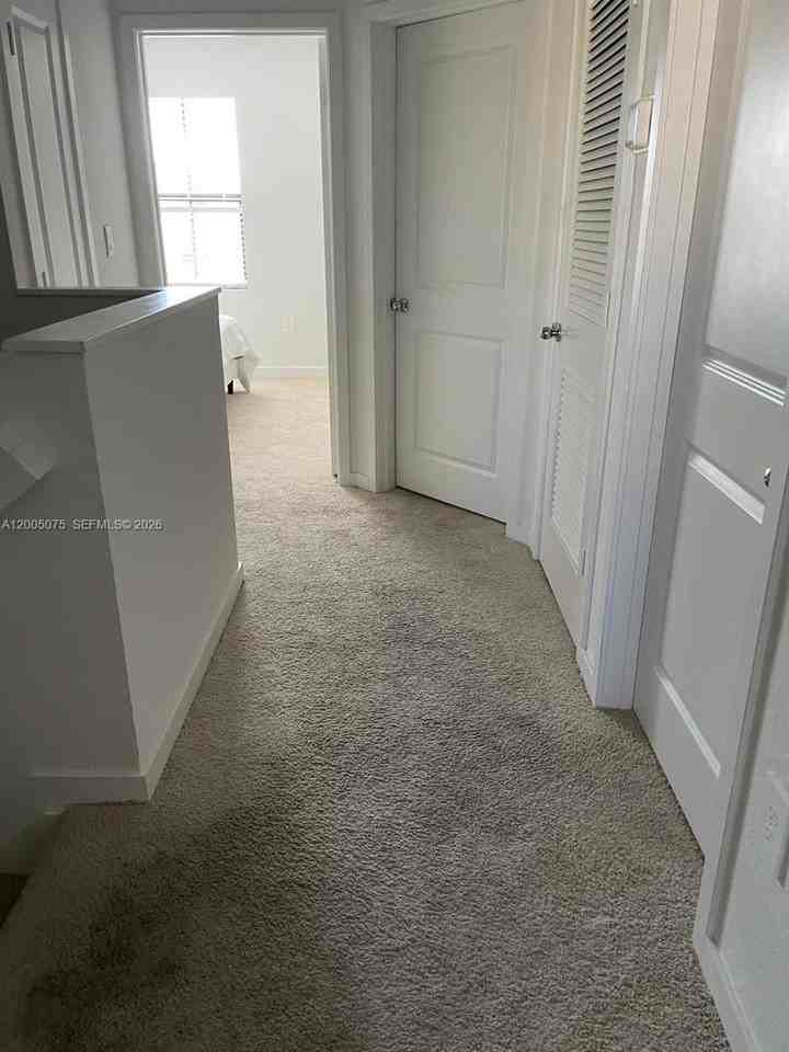 1281 Ne 3rd Ave #1281 - Photo 6 of 14