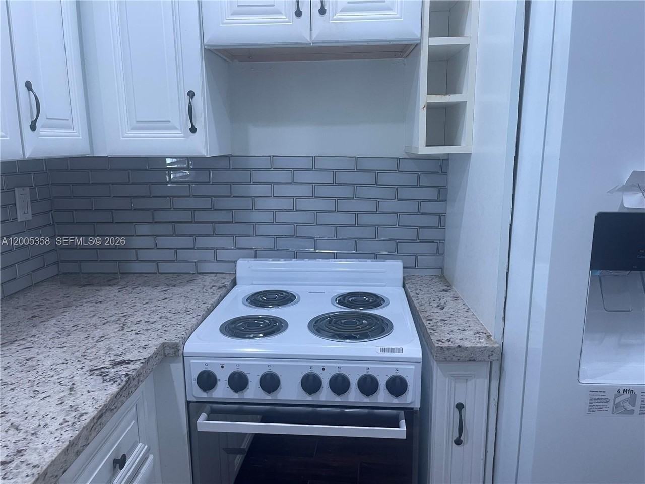 554 Ne 74th St #2 - Photo 5 of 30