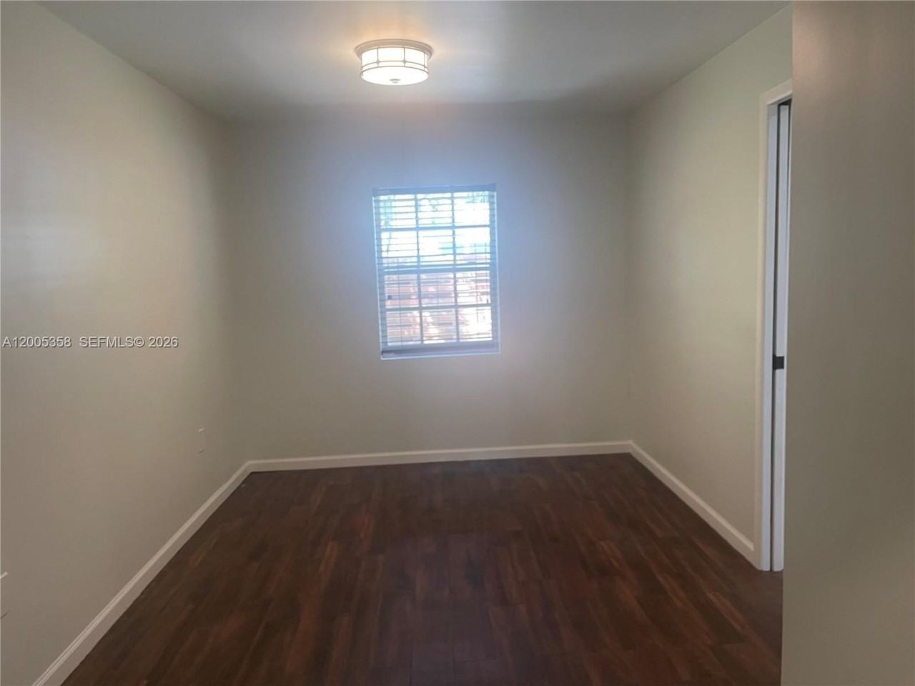 554 Ne 74th St #2 - Photo 6 of 30