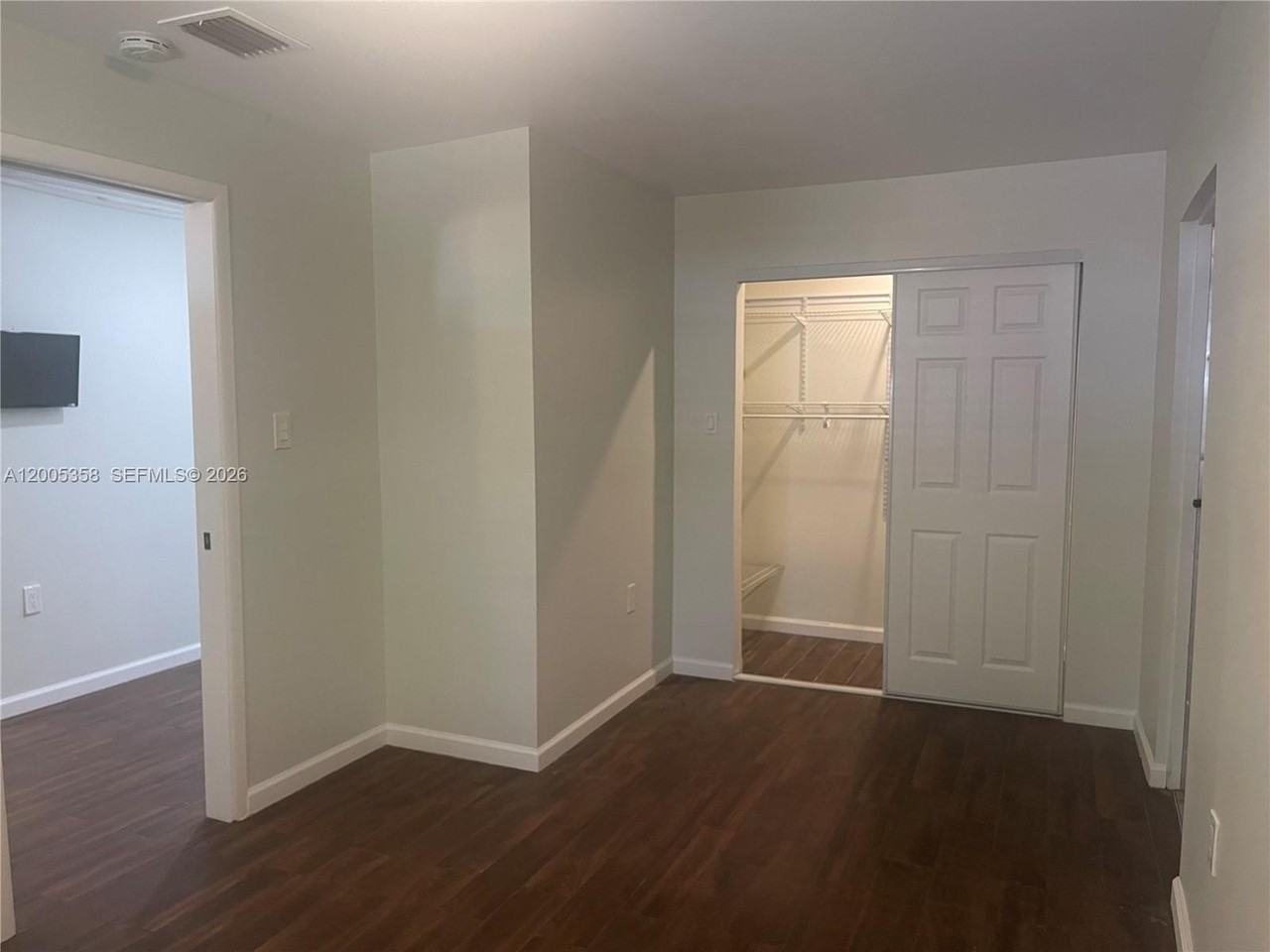 554 Ne 74th St #2 - Photo 7 of 30