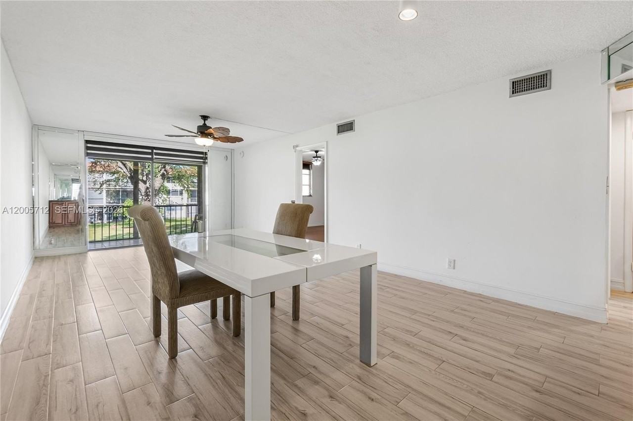 711 S Hollybrook Dr #209 - Photo 7 of 22