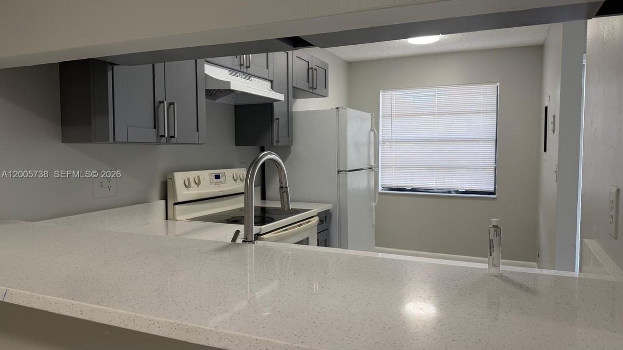 4010 Lakeside Dr #4010 - Photo 2 of 9