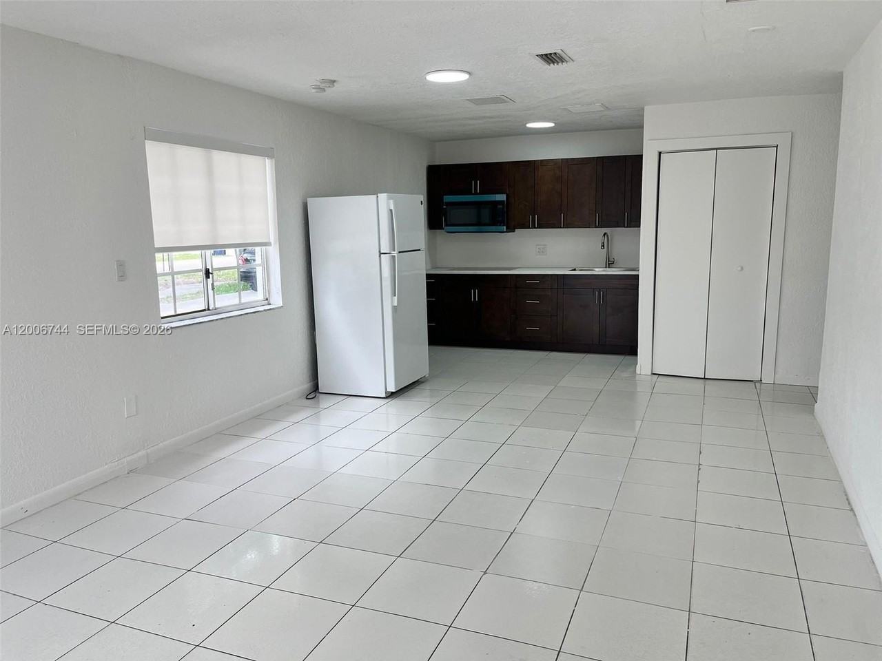 15741 Nw 40th Ct #B - Photo 2 of 10