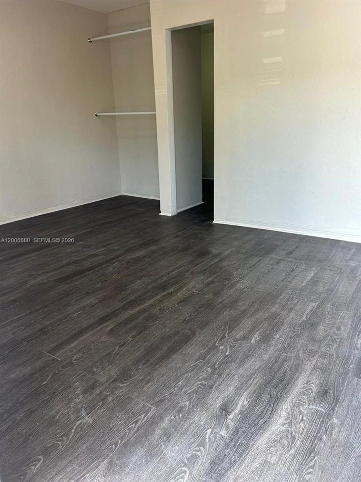 1743 Nw 15th St #1743 - Photo 2 of 7