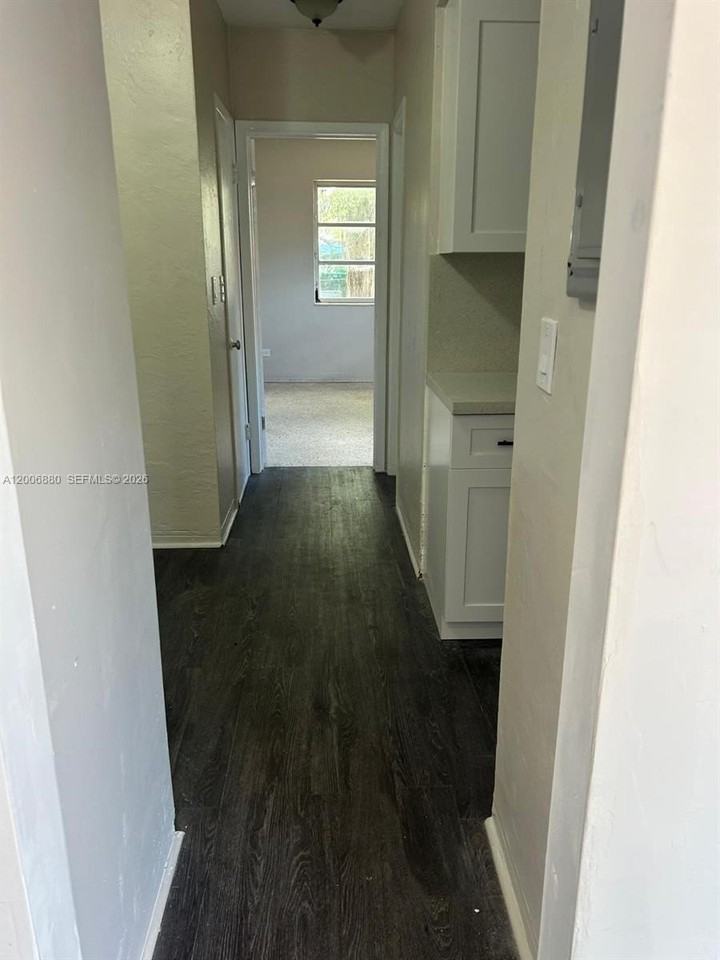 1743 Nw 15th St #1743 - Photo 3 of 7