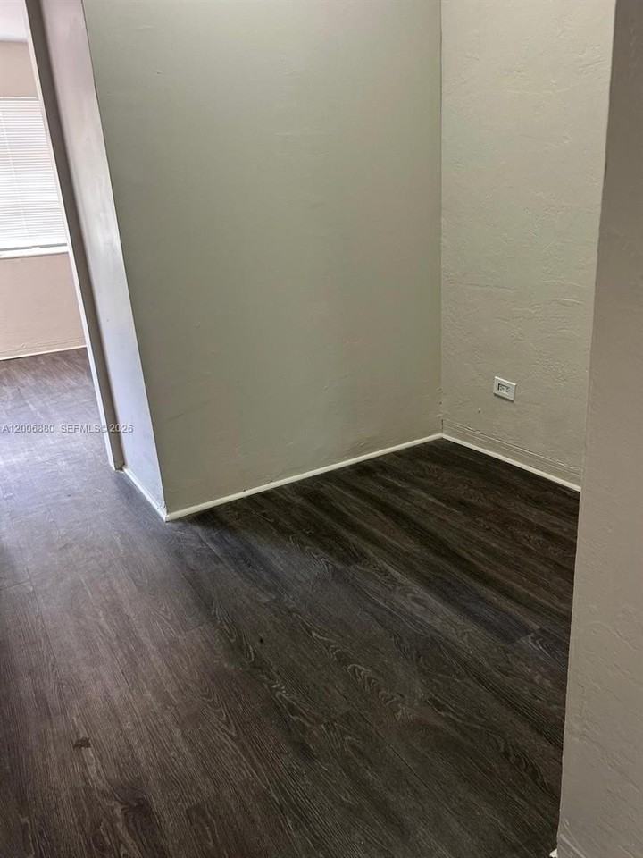 1743 Nw 15th St #1743 - Photo 6 of 7