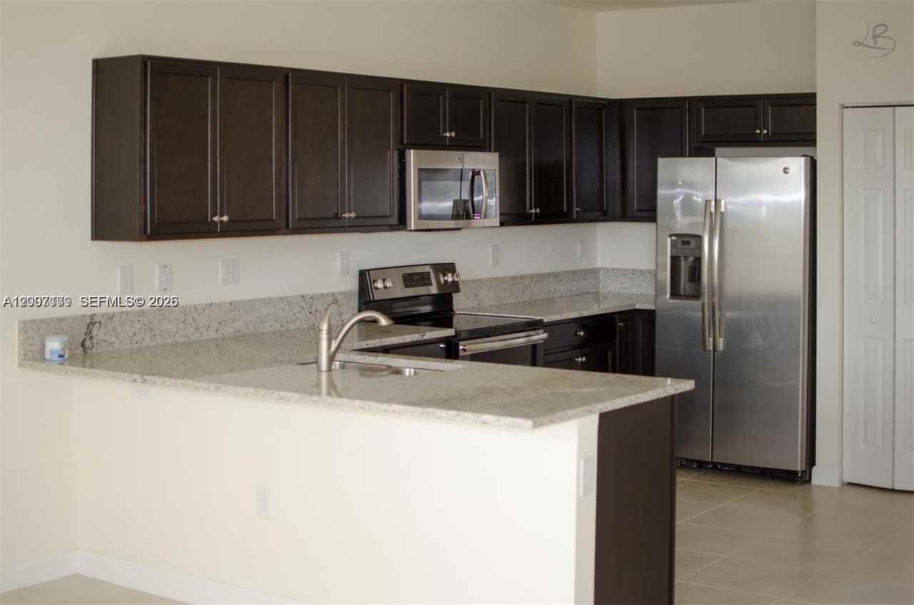 11508 Sw 254th St - Photo 4 of 26