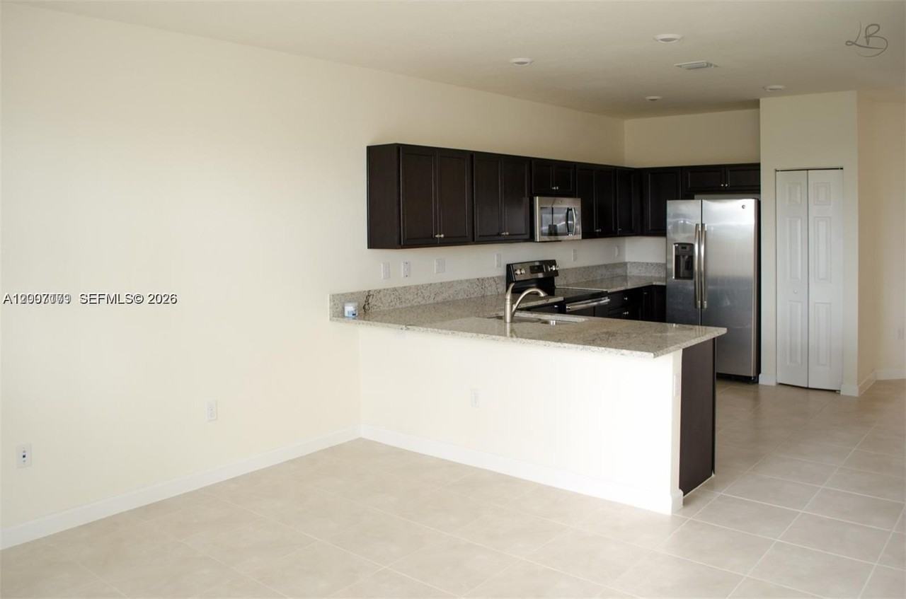 11508 Sw 254th St - Photo 5 of 26