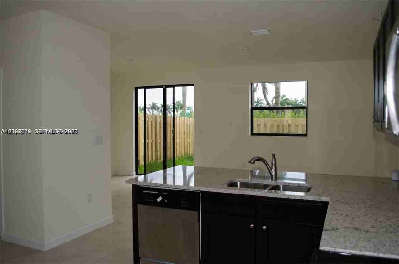 11508 Sw 254th St - Photo 6 of 26