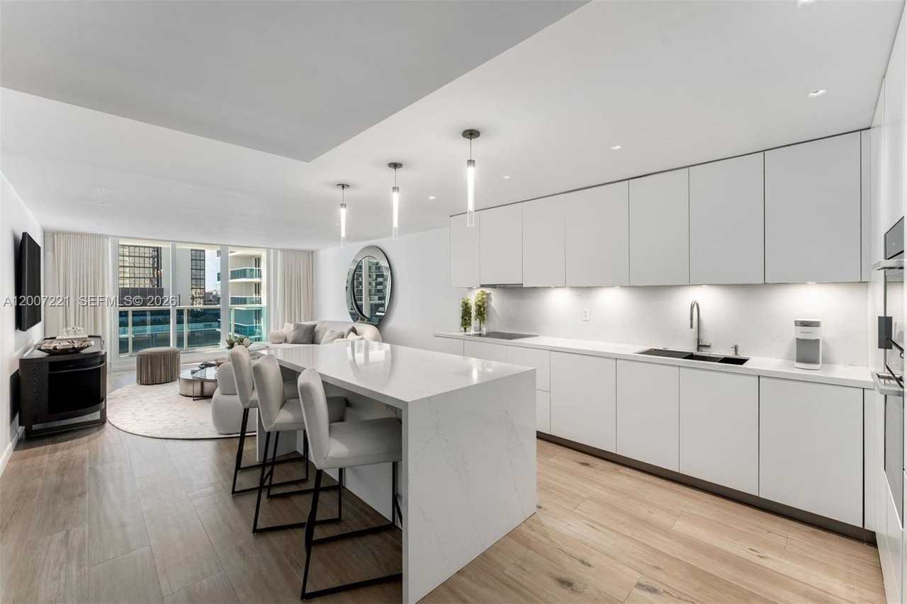 2301 Collins Ave #902 - Photo 6 of 22