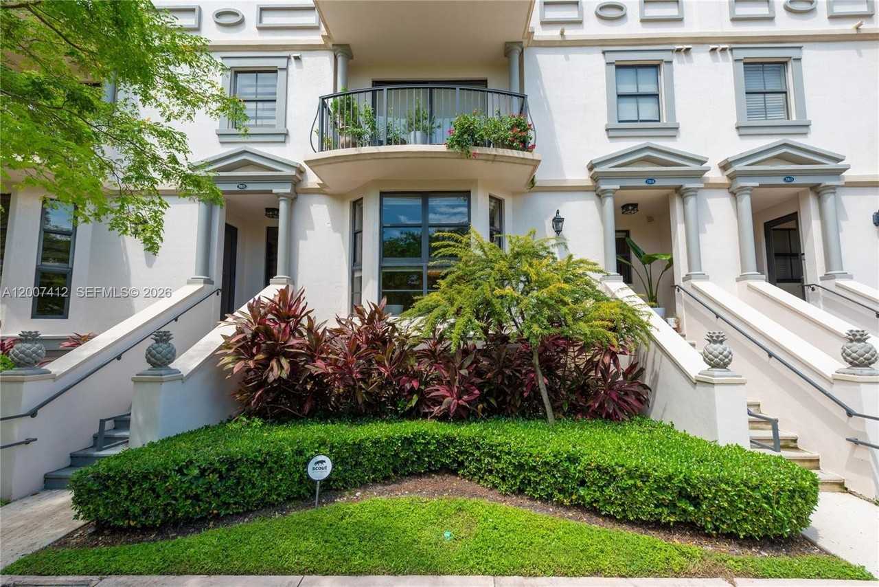 1650 Galiano St #TH14