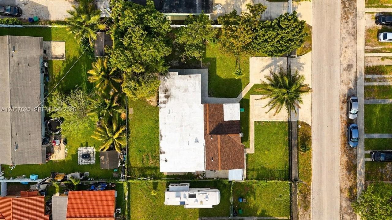 1124 Nw 100th Ter #2 - Photo 3 of 43