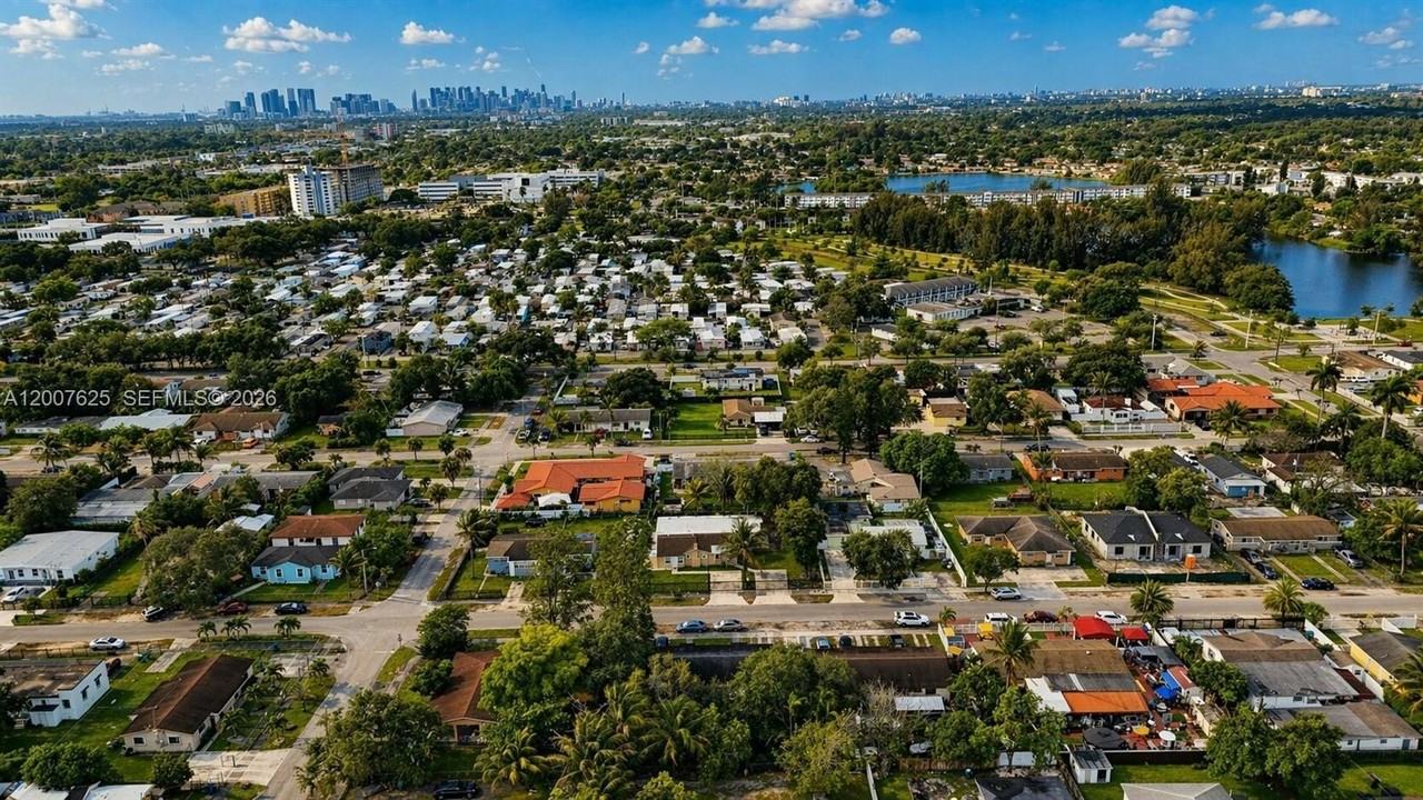 1124 Nw 100th Ter #2 - Photo 5 of 43