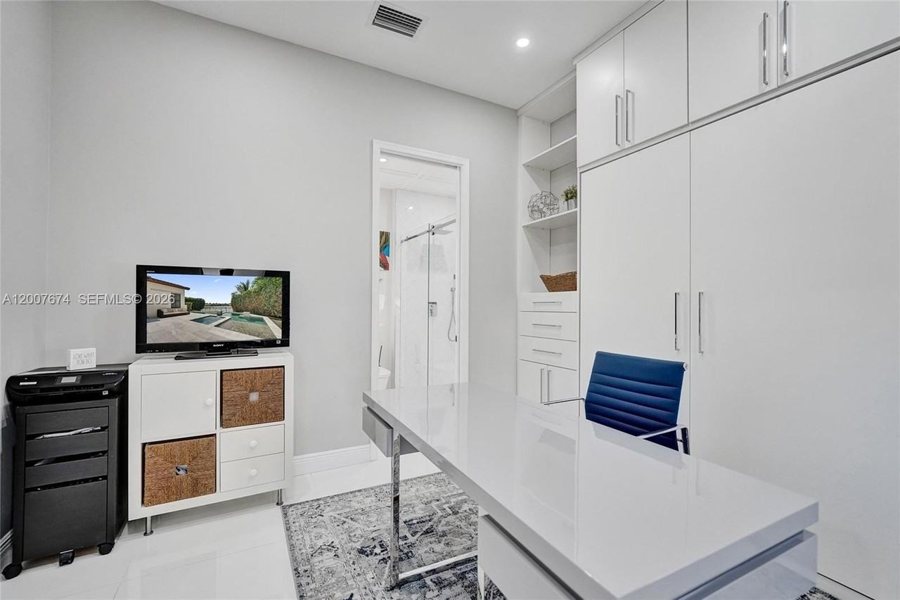 2740 Nw 83rd Ter - Photo 6 of 50