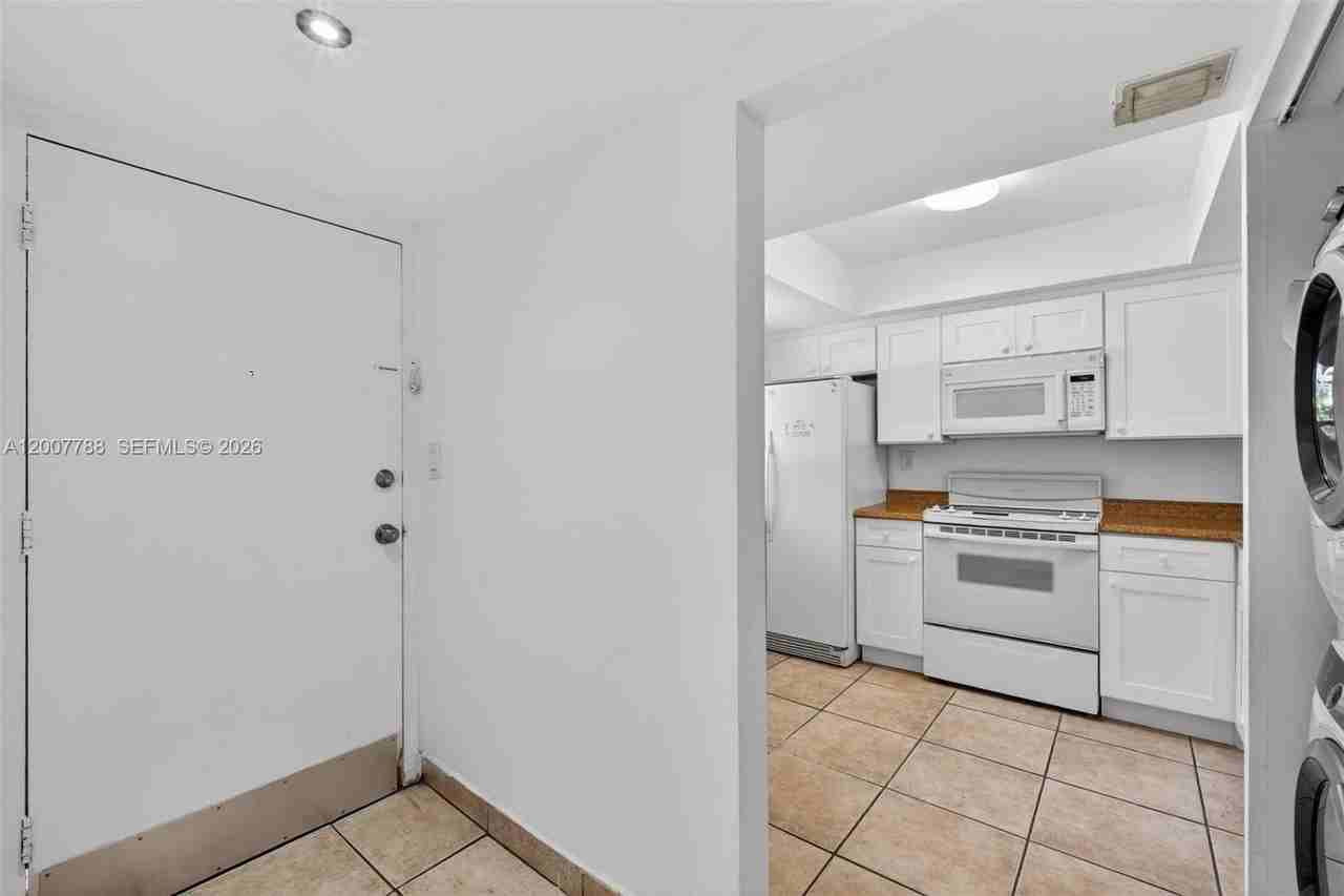 240 Nw 107th Ave #104 - Photo 5 of 28