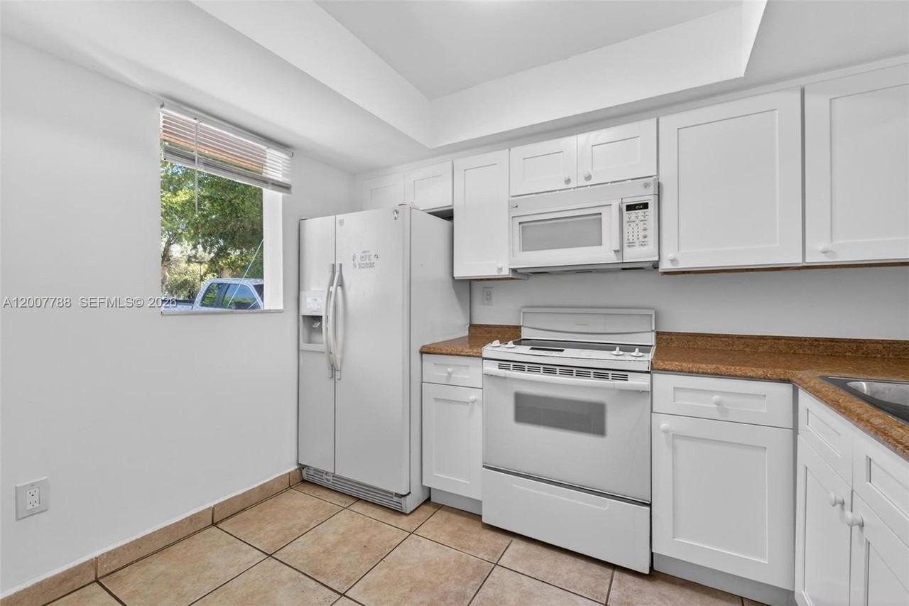 240 Nw 107th Ave #104 - Photo 7 of 28