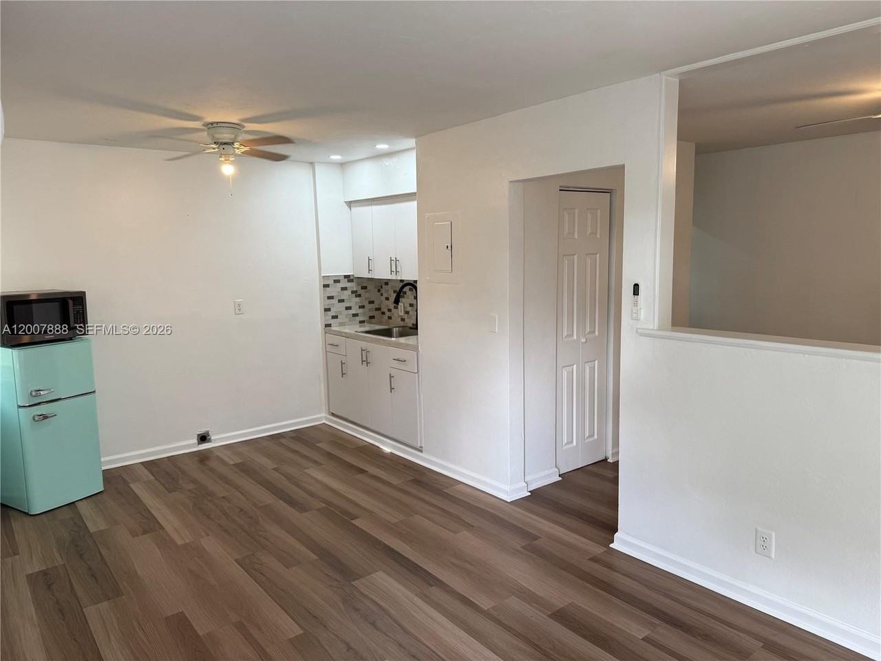 645 Ne 35th St #1 - Photo 6 of 10