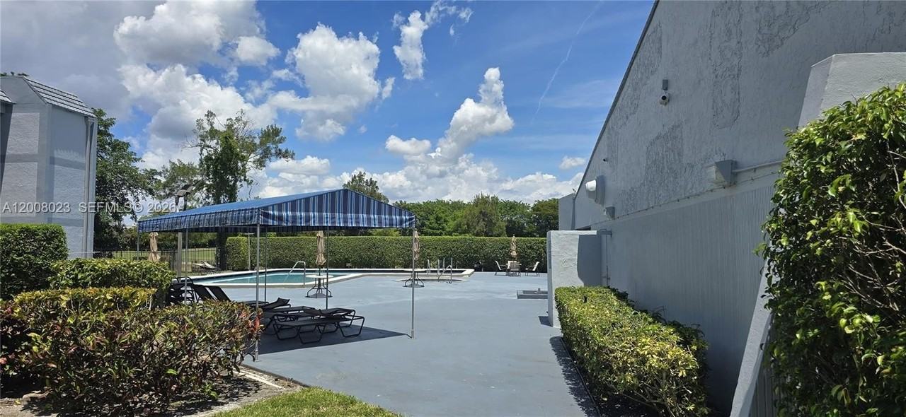 8310 Sands Point Blvd #L110