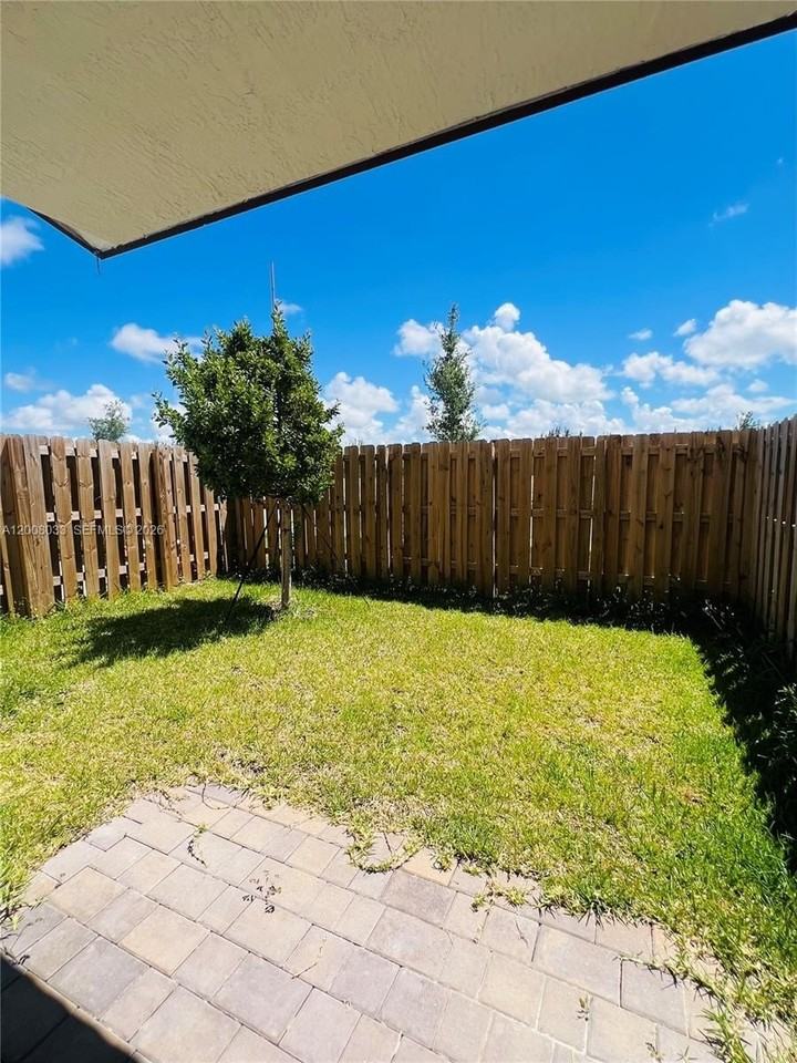 2562 Se 29th St - Photo 6 of 30