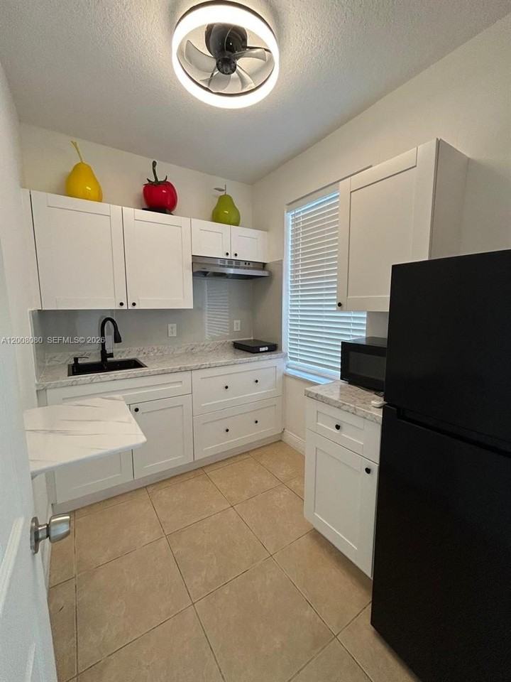 14731 Sw 170th Ter #1 - Photo 5 of 8