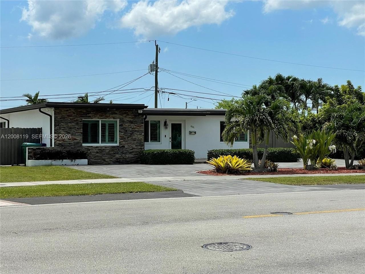 4161 Sw 102nd Ave - Photo 3 of 33