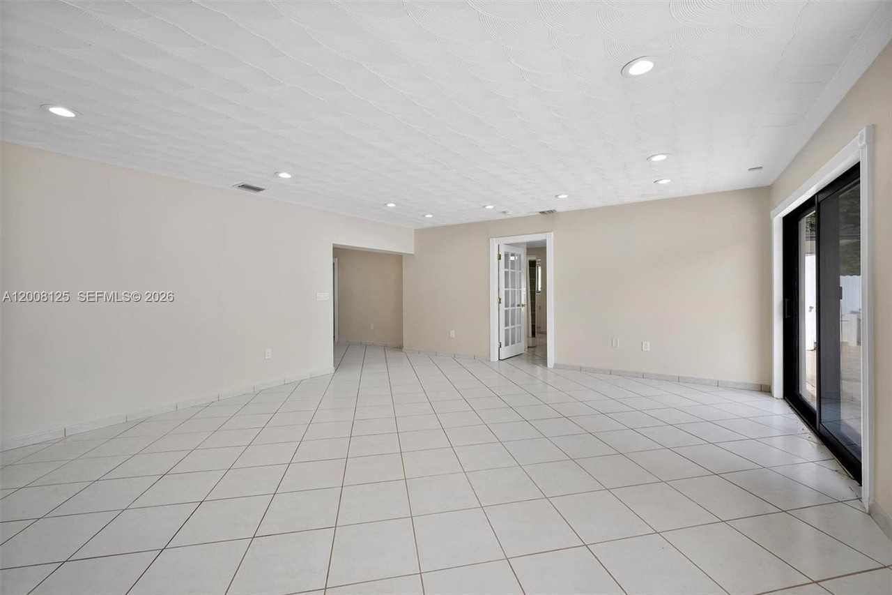 10320 Sw 38th Ter - Photo 6 of 18