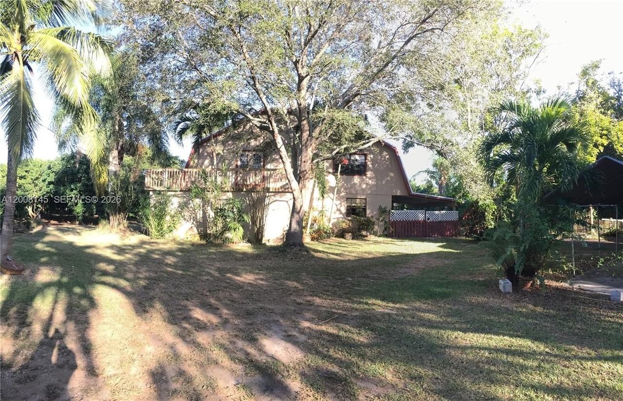 18950 Sw 240th St - Photo 3 of 12