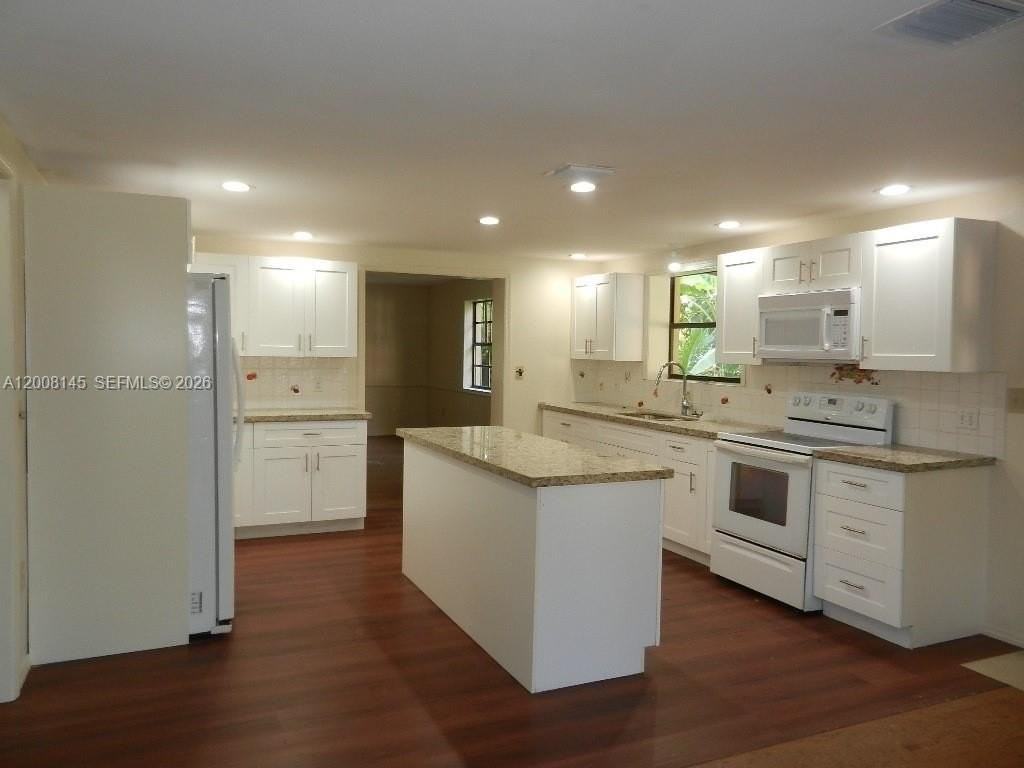18950 Sw 240th St - Photo 5 of 12