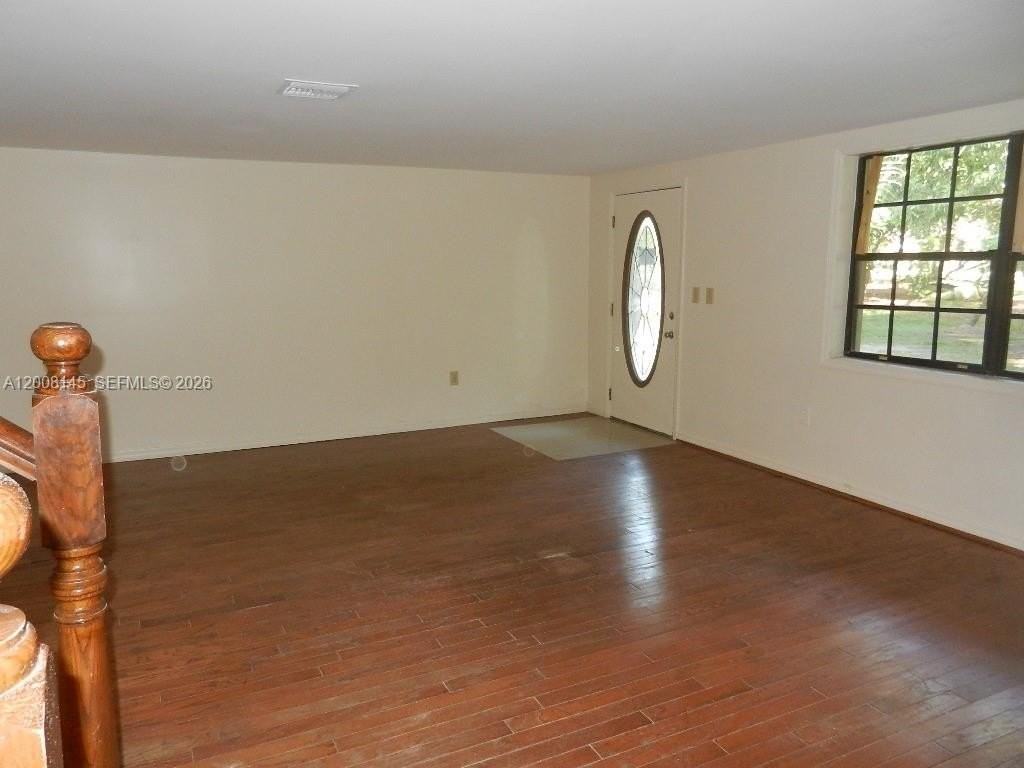 18950 Sw 240th St - Photo 7 of 12
