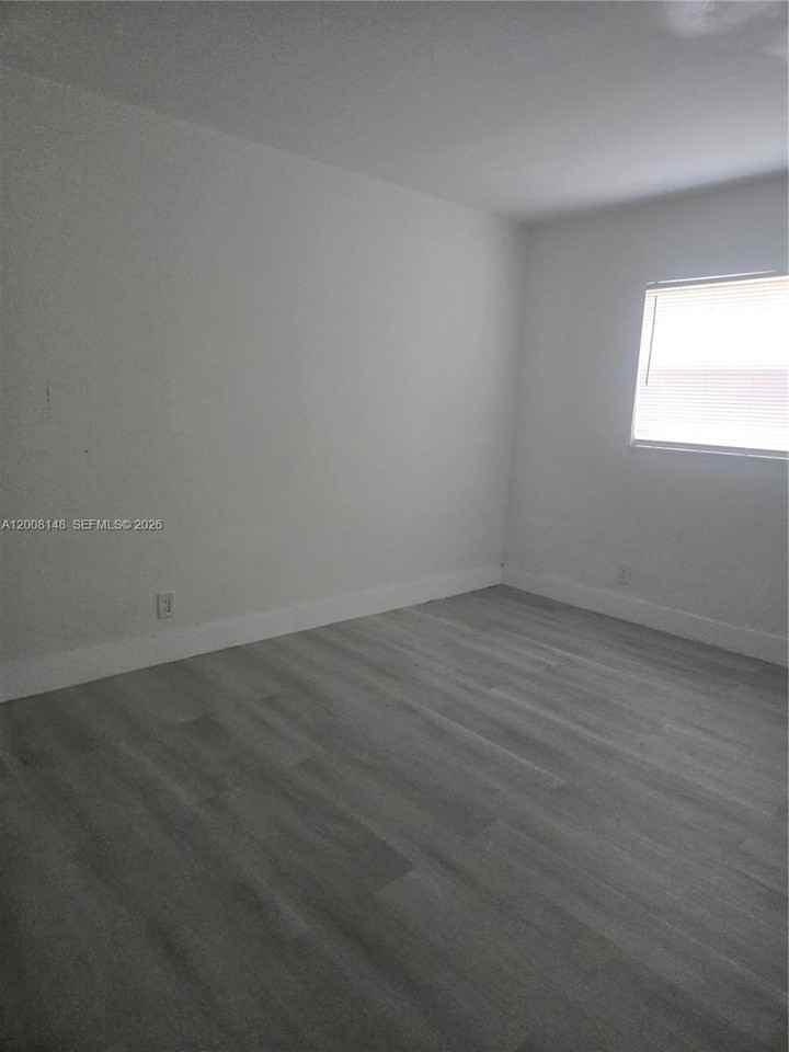 4090 Nw 31st Ter #3 - Photo 6 of 9