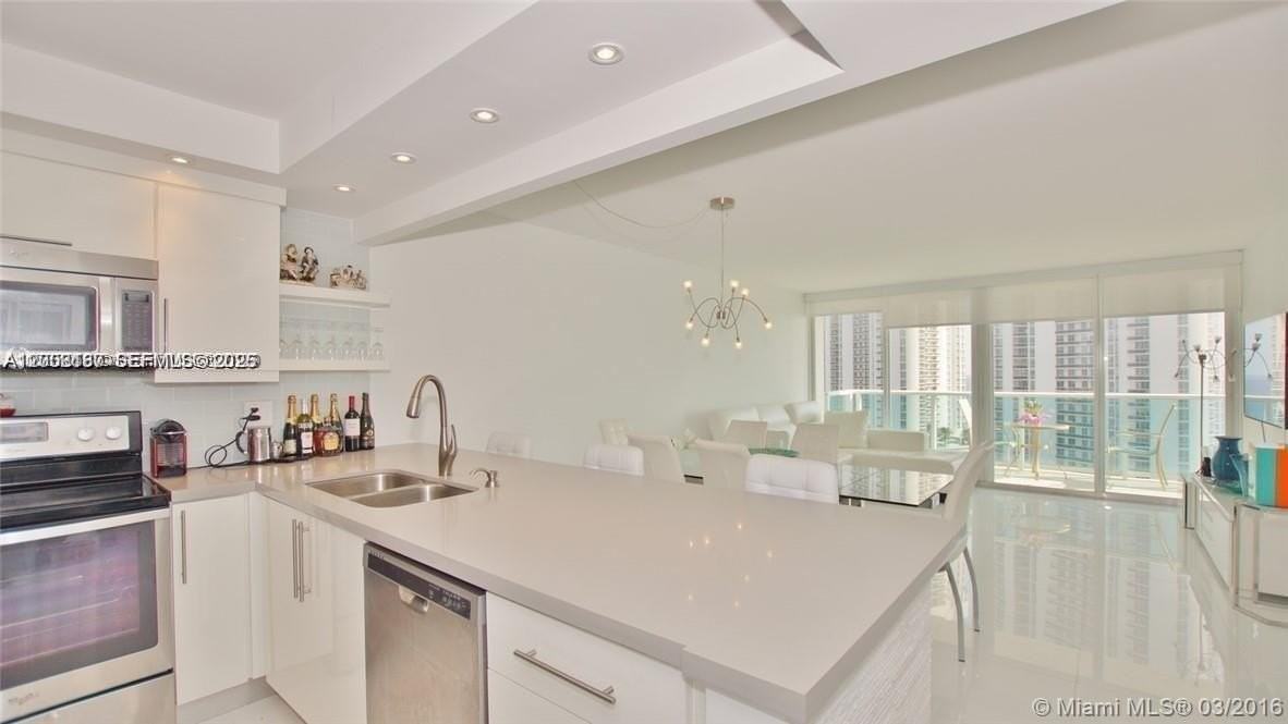 100 Bayview Dr #1811 - Photo 5 of 13