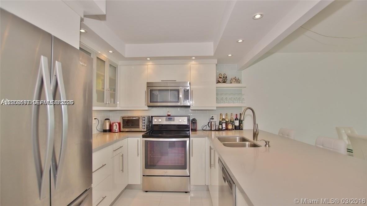 100 Bayview Dr #1811 - Photo 6 of 13