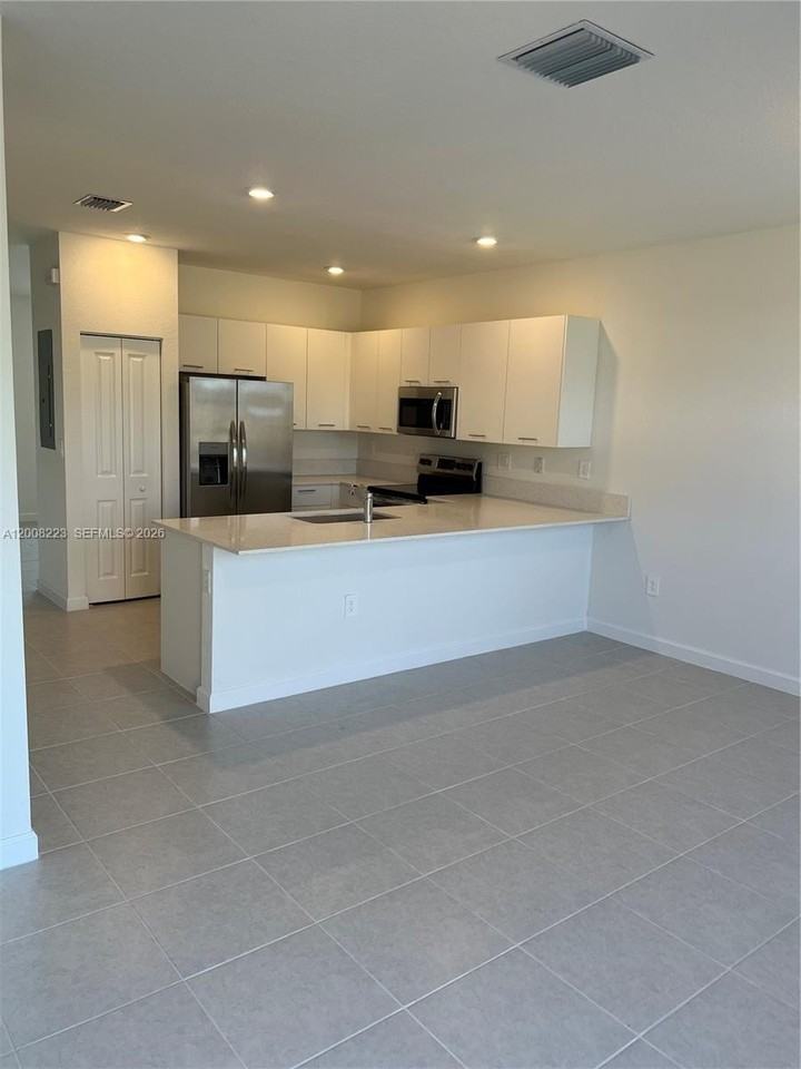 12436 Nw 23rd Ct #12436 - Photo 5 of 37