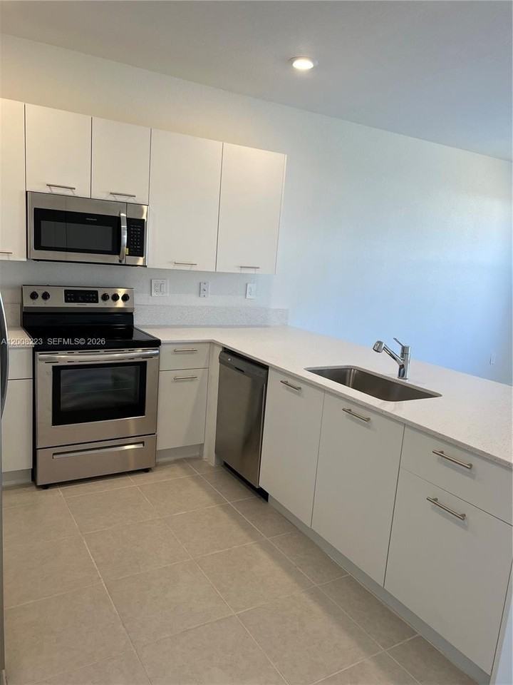 12436 Nw 23rd Ct #12436 - Photo 6 of 37