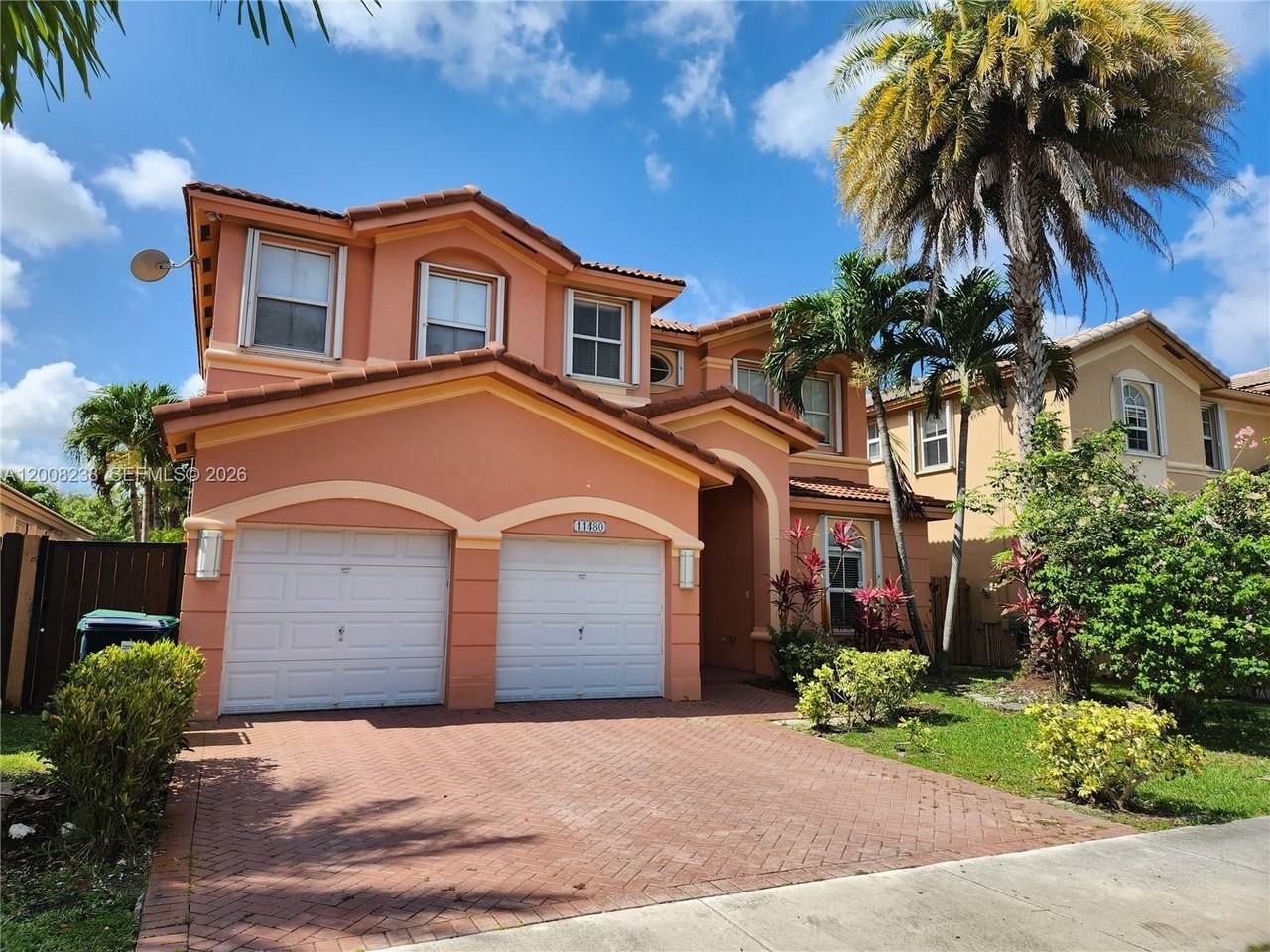 11480 Nw 82nd Ter - Photo 4 of 40