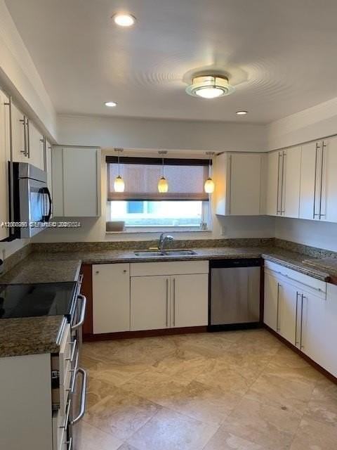 931 Ne 81st St - Photo 7 of 11