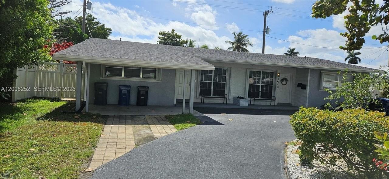 1740 Ne 56th St - Photo 3 of 25