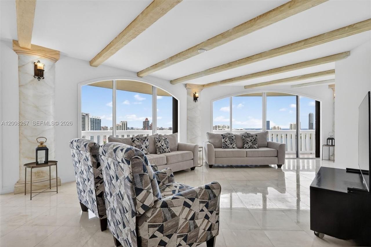 3000 Island Blvd #2305 - Photo 3 of 40