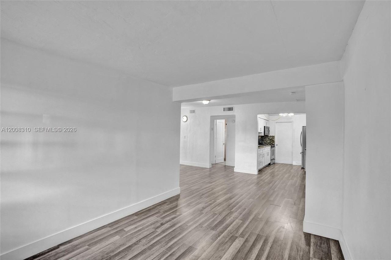 2100 Service Rd - Photo 4 of 20