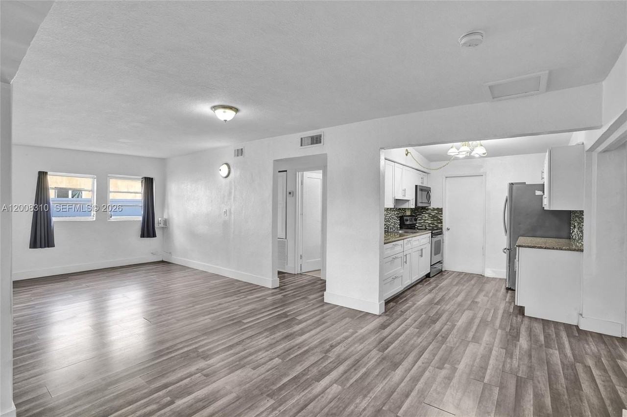 2100 Service Rd - Photo 5 of 20