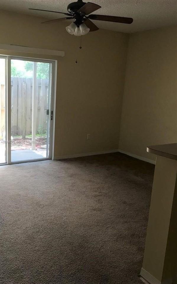 2201 Se 24th Pl #2201 - Photo 3 of 8