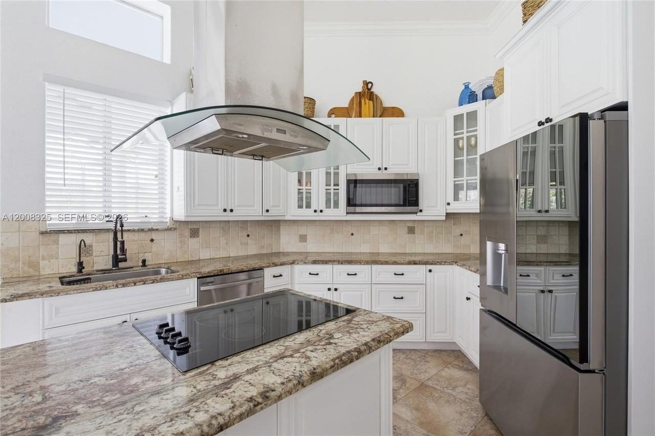 20401 Sw 48th Pl - Photo 6 of 50