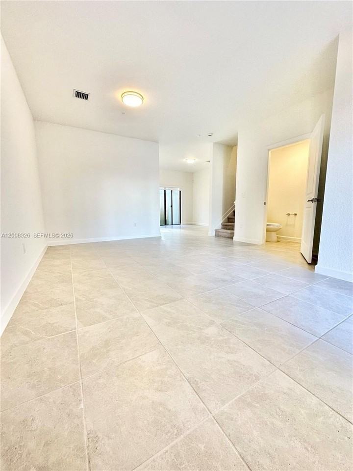 261 Sw 159th Way - Photo 2 of 17