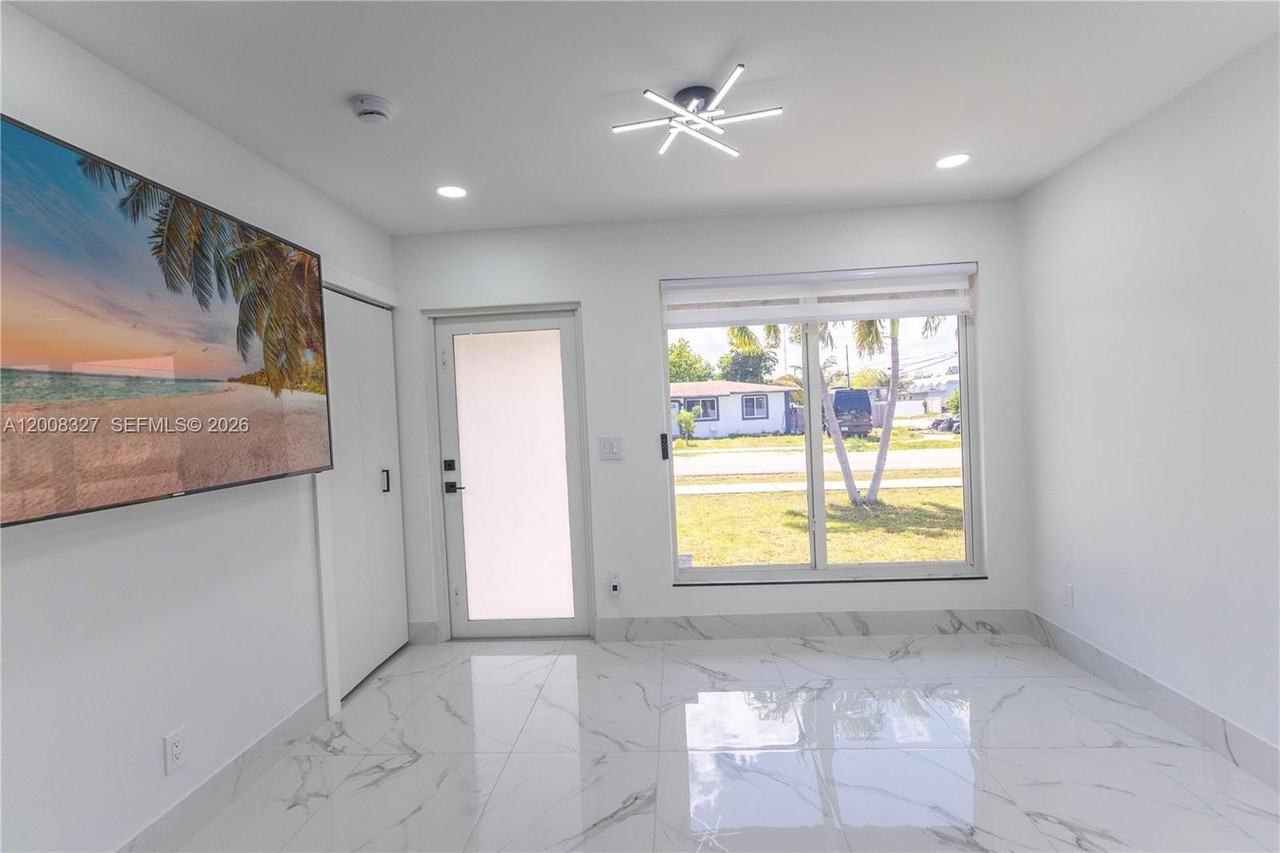 3001 Sw 35th Ave - Photo 7 of 21