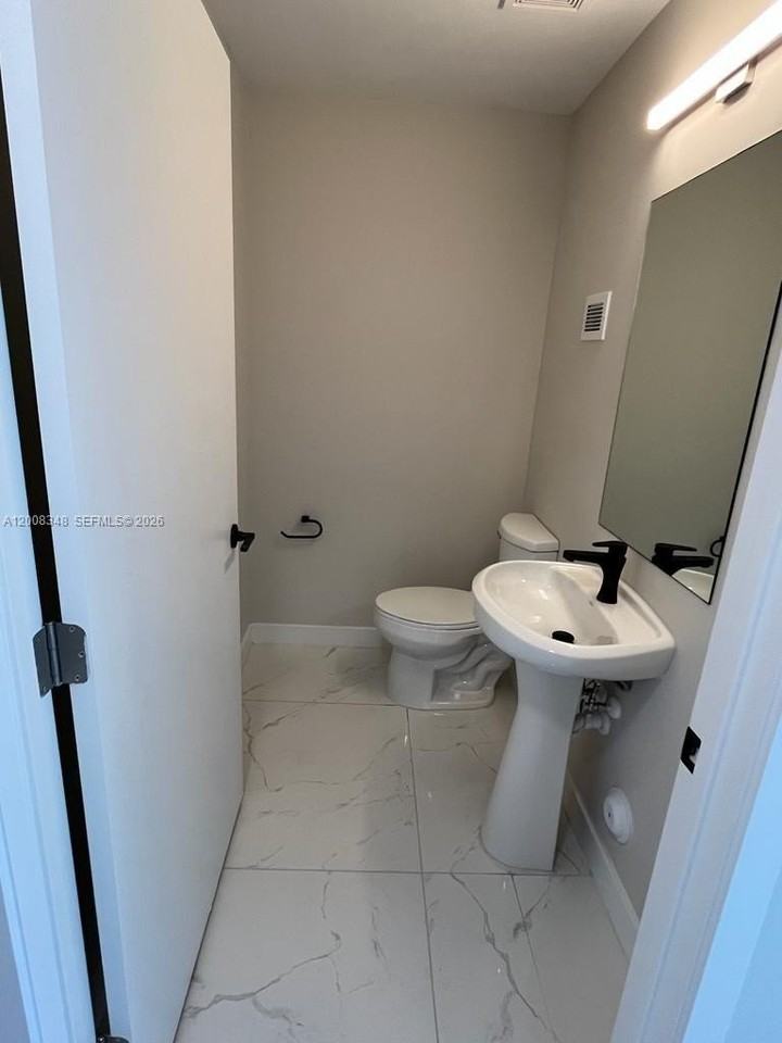 25707 Sw 144th Ave #25707 - Photo 5 of 14